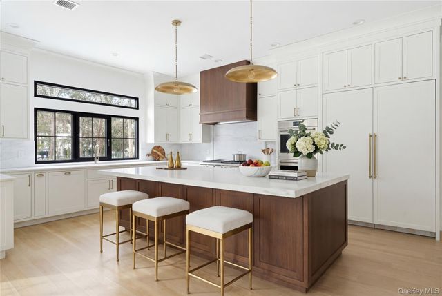 115 Weeks Drive, Dix Hills, NY 11746