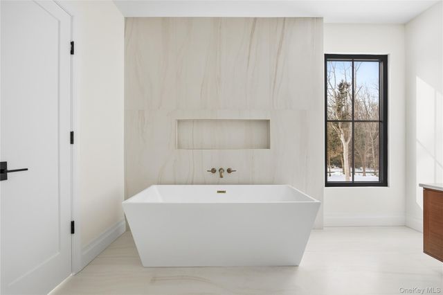 115 Weeks Drive, Dix Hills, NY 11746