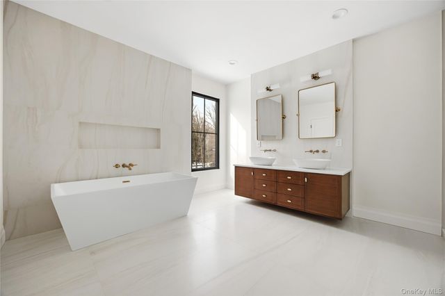 115 Weeks Drive, Dix Hills, NY 11746