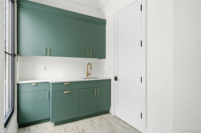 115 Weeks Drive, Dix Hills, NY 11746