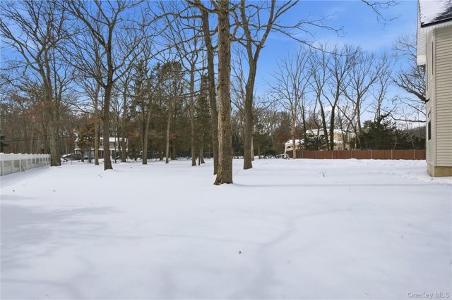 115 Weeks Drive, Dix Hills, NY 11746