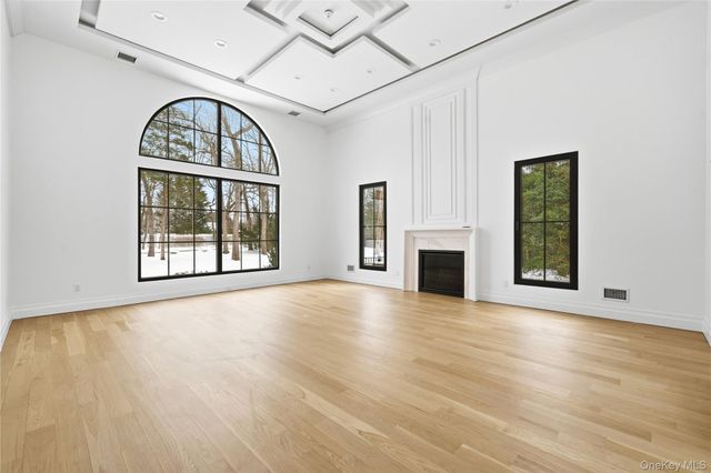 115 Weeks Drive, Dix Hills, NY 11746