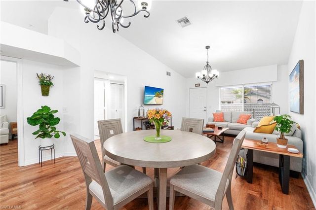 4945 Cougar Ct S Apt 202, Naples, FL 34109