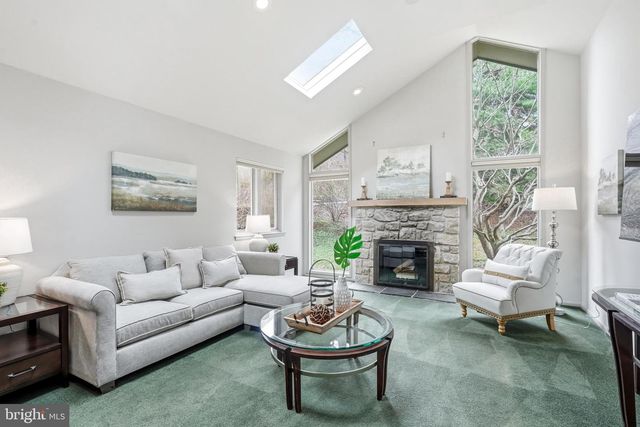 634 TWIN BRIDGE DR, Wayne, PA 19087