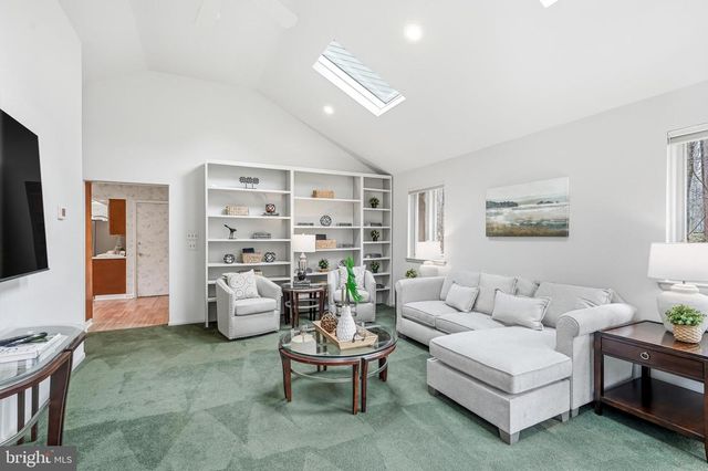 634 TWIN BRIDGE DR, Wayne, PA 19087