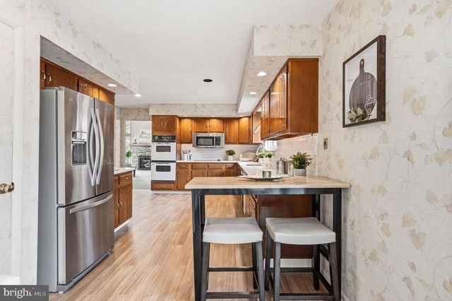 634 TWIN BRIDGE DR, Wayne, PA 19087