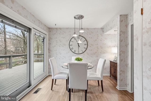 634 TWIN BRIDGE DR, Wayne, PA 19087