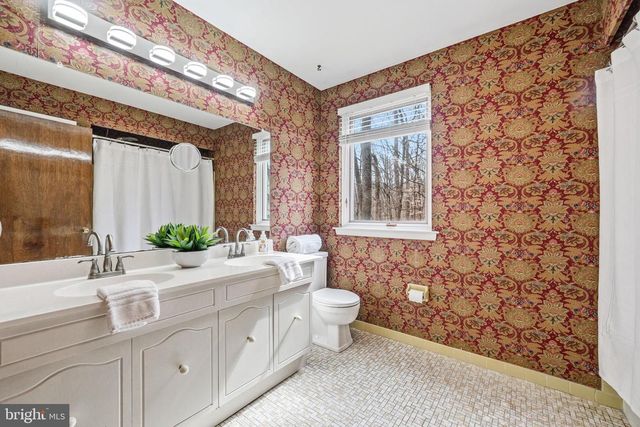 634 TWIN BRIDGE DR, Wayne, PA 19087