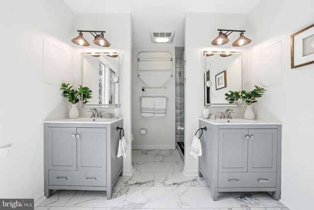 634 TWIN BRIDGE DR, Wayne, PA 19087