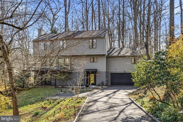 634 TWIN BRIDGE DR, Wayne, PA 19087