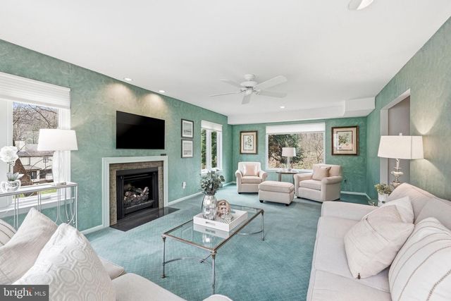 634 TWIN BRIDGE DR, Wayne, PA 19087