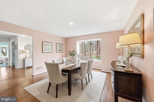 634 TWIN BRIDGE DR, Wayne, PA 19087