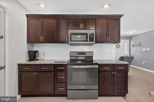 530 FAIRWAY DR, Camp Hill, PA 17011