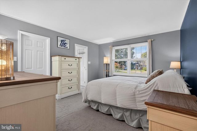 530 FAIRWAY DR, Camp Hill, PA 17011