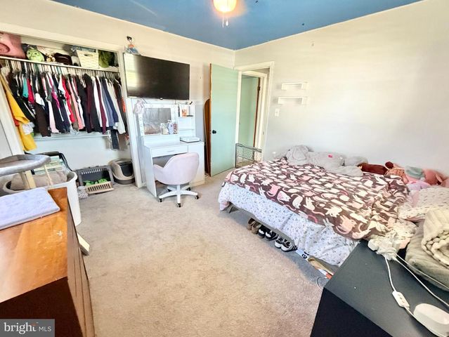 728 WALNUT ST, Florence, NJ 08518