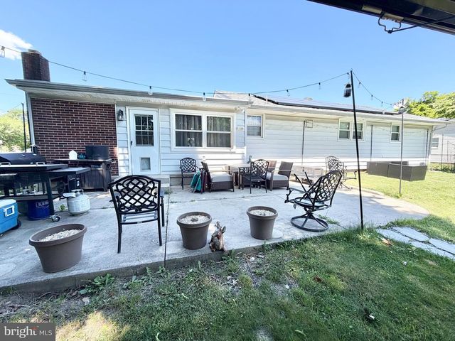728 WALNUT ST, Florence, NJ 08518