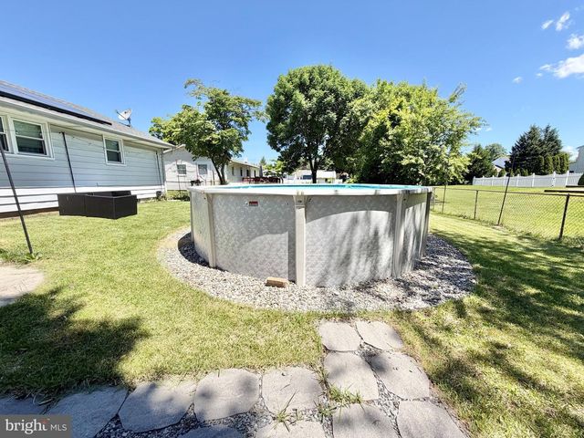 728 WALNUT ST, Florence, NJ 08518