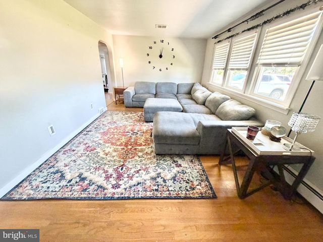 728 WALNUT ST, Florence, NJ 08518
