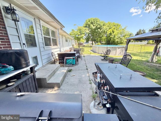 728 WALNUT ST, Florence, NJ 08518