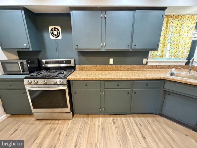 728 WALNUT ST, Florence, NJ 08518