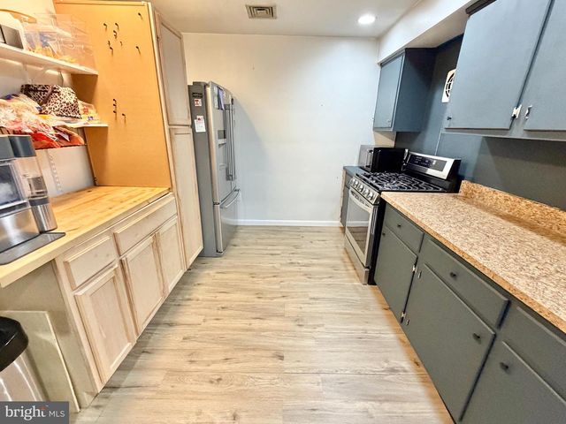 728 WALNUT ST, Florence, NJ 08518