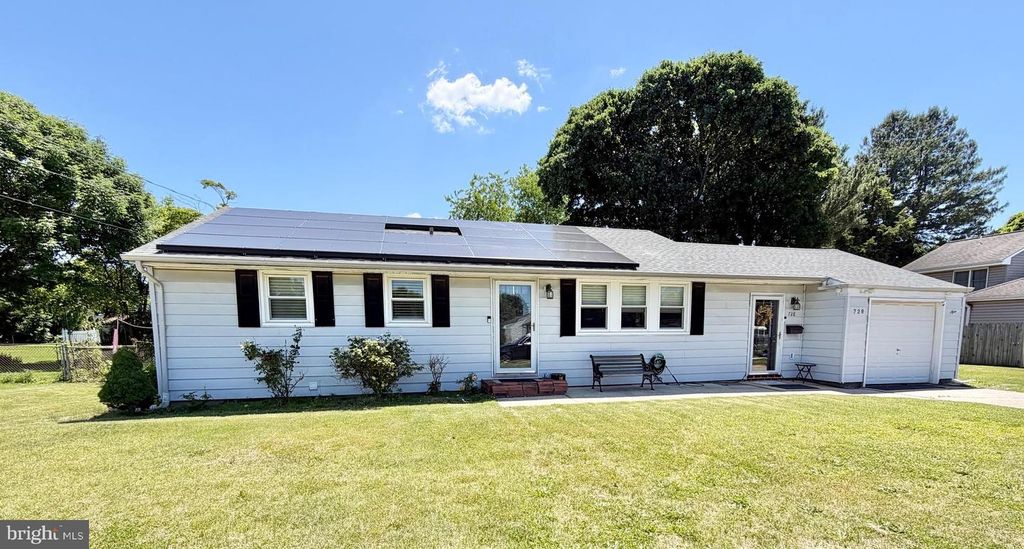 728 WALNUT ST, Florence, NJ 08518