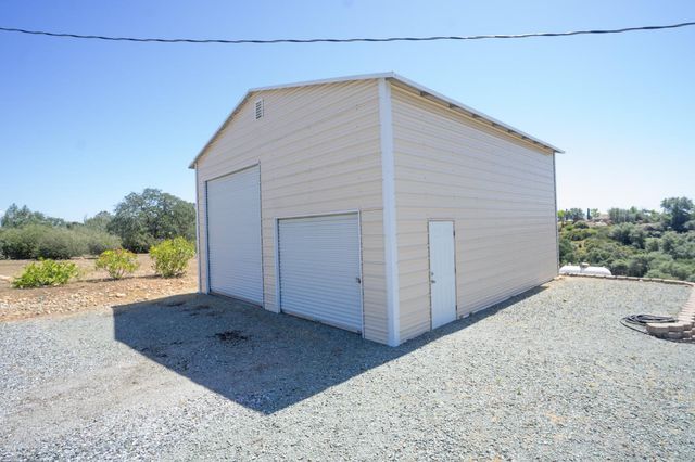 3235 Hagen Rd, Valley Springs, CA 95252