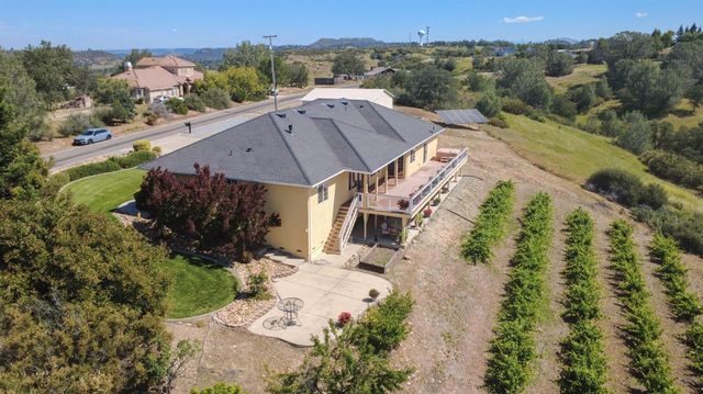 3235 Hagen Rd, Valley Springs, CA 95252