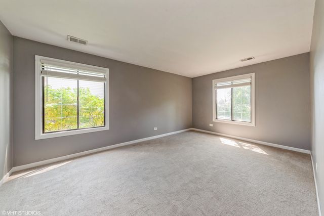 831 E Coach Road 1, Palatine, IL 60074