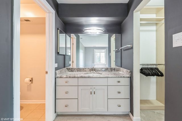 831 E Coach Road 1, Palatine, IL 60074