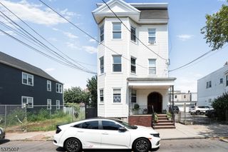 98 Houston St, Newark City, NJ 07105