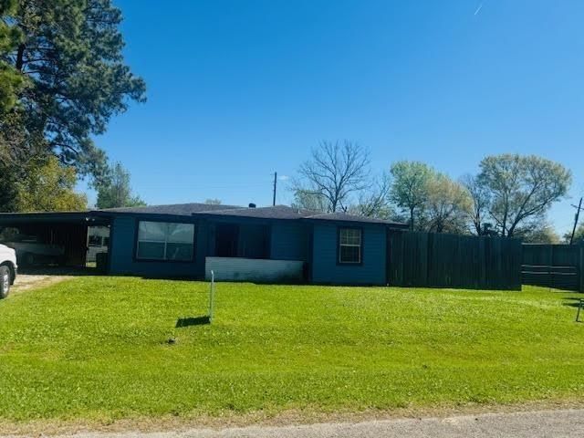 5487 Fairview Dr, Bridge City, TX 77630