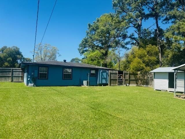 5487 Fairview Dr, Bridge City, TX 77630