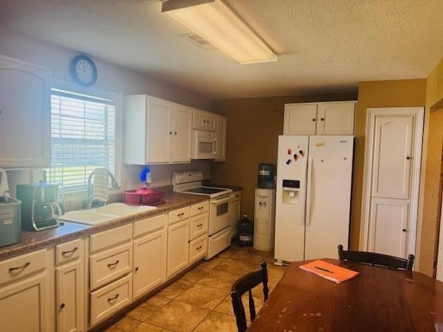 5487 Fairview Dr, Bridge City, TX 77630