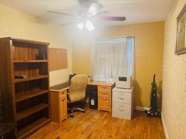 5487 Fairview Dr, Bridge City, TX 77630