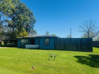 5487 Fairview Dr, Bridge City, TX 77630