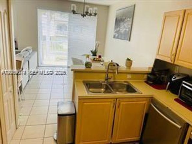 8906 W Flagler St 216, Miami, FL 33174