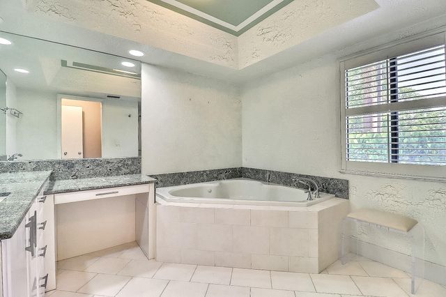 5172 S Fountains Dr Drive S, Lake Worth, FL 33467