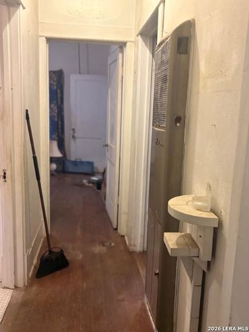 717 Kayton, San Antonio, TX 78210