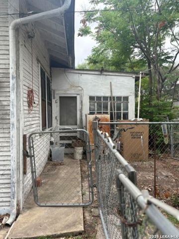 717 Kayton, San Antonio, TX 78210