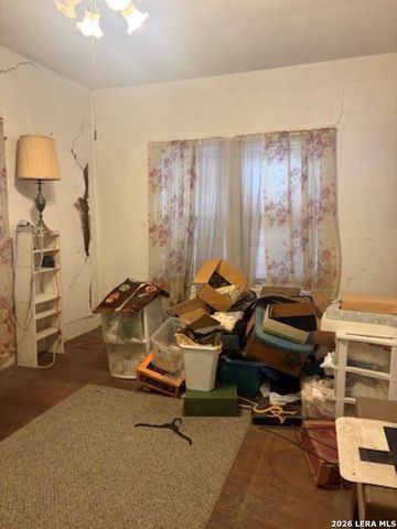 717 Kayton, San Antonio, TX 78210