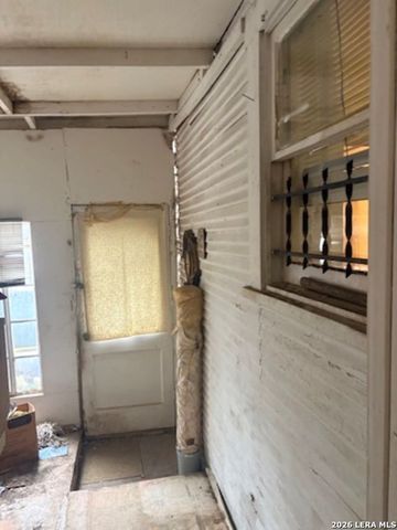 717 Kayton, San Antonio, TX 78210