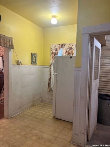 717 Kayton, San Antonio, TX 78210