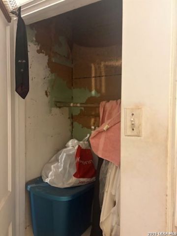 717 Kayton, San Antonio, TX 78210