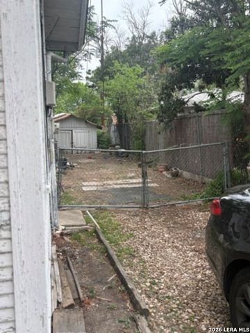 717 Kayton, San Antonio, TX 78210