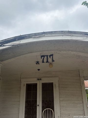 717 Kayton, San Antonio, TX 78210