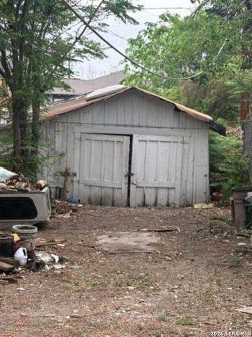 717 Kayton, San Antonio, TX 78210