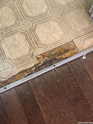 717 Kayton, San Antonio, TX 78210