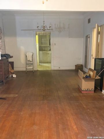 717 Kayton, San Antonio, TX 78210