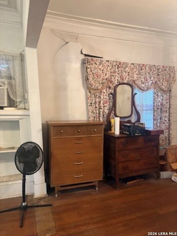 717 Kayton, San Antonio, TX 78210